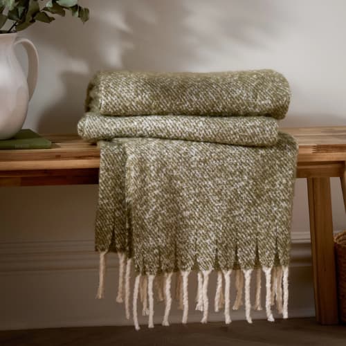 Isla Woven Tasselled Throw Green