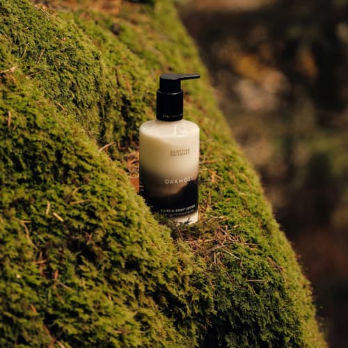 Scottish Fine Soaps Oakmoss Hand and Body Lotion, 300ml - Image 3
