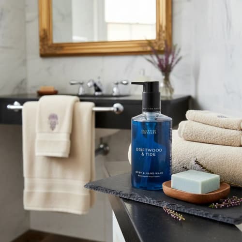 Scottish Fine Soaps – Driftwood & Tide Body & Hand Wash 300ml - Jaro Design Studio - 2 Scottish Fine Soaps – Driftwood & Tide Body & Hand Wash 300ml - Image 2
