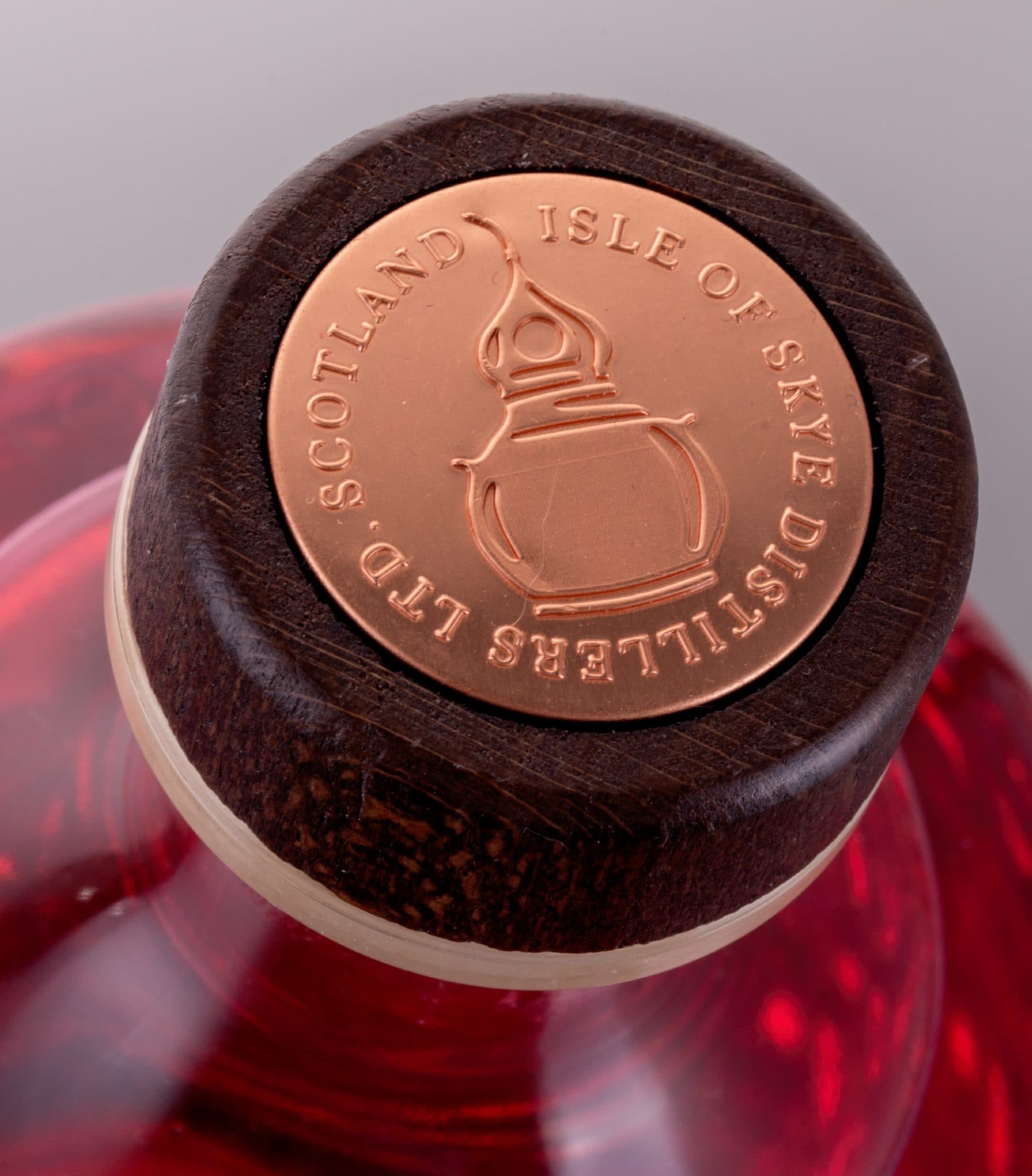 Misty Isle Fruity & Floral Gin - 70cl - Image 3